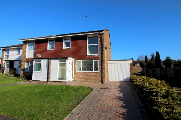 3 Bedroom End Of Terrace House To Rent In Farley Close, Frome, BA11