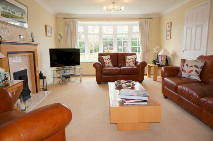 4 Bedroom Detached House To Rent In Appleby Way, Wetherby, LS22
