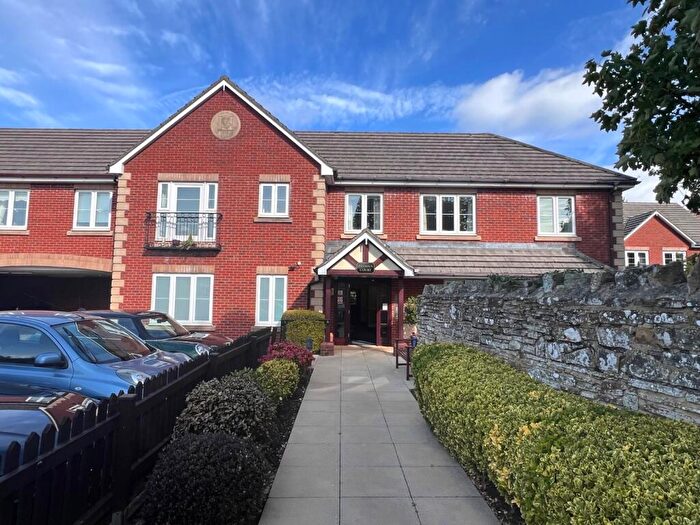 1 Bedroom Apartment For Sale In Silver Street, Nailsea, Bristol, Somerset, BS48