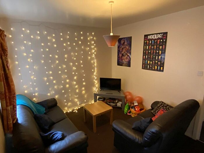 5 Bedroom House To Rent In Dawlish Road, Selly Oak, Birmingham, West Midlands, B29