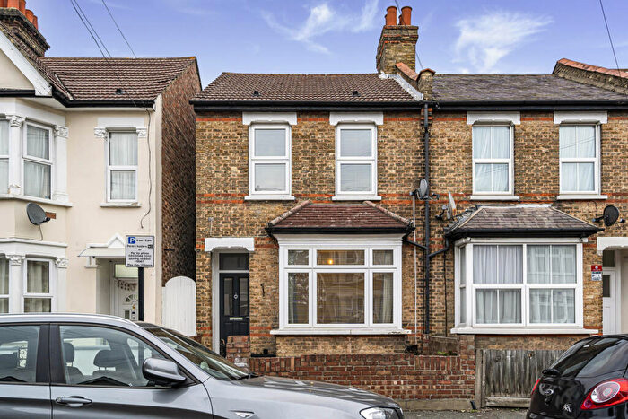3 Bedroom End Of Terrace House For Sale In Colvin Road, Thornton Heath, CR7