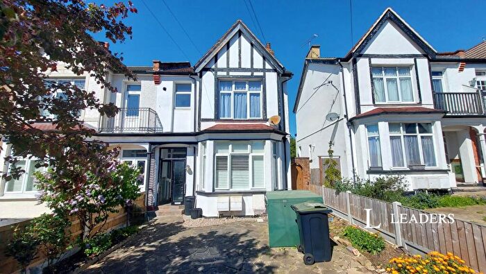 1 Bedroom Flat To Rent In Satanita Road, Westcliff-on-Sea, Essex, SS0