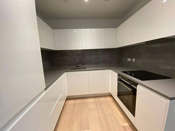 2 Bedroom Flat To Rent In Caravel House, Rendal Way, Treacleworks, E16