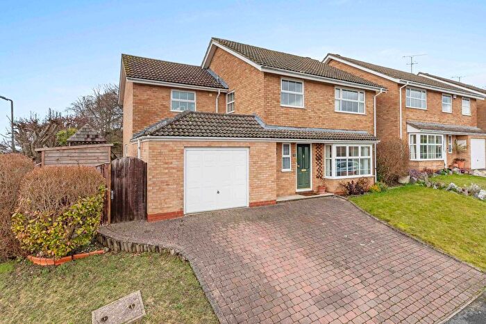 5 Bedroom Detached House For Sale In Sunnycroft, Downley, HP13