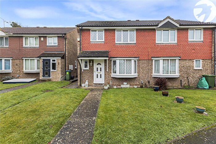 3 Bedroom Semi Detached House For Sale In Glendale, Swanley, Kent, BR8