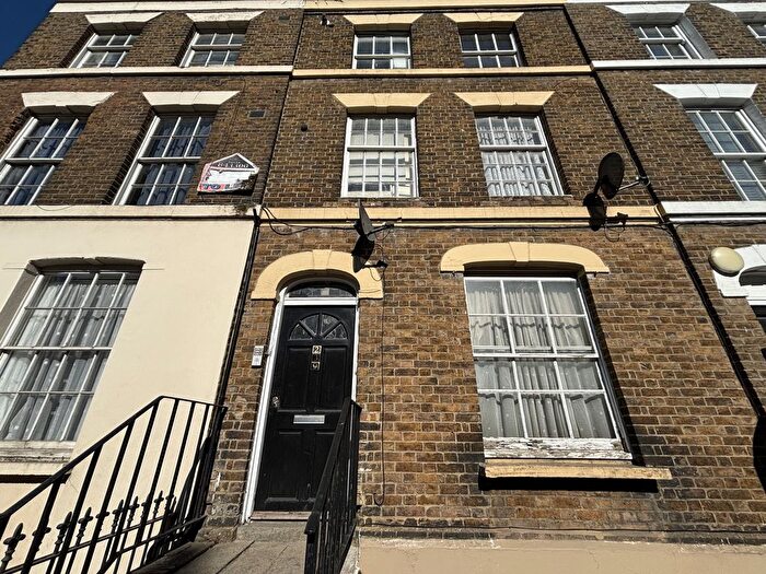 1 Bedroom Flat To Rent In High Street, Rochester, ME1