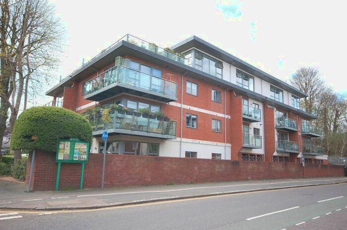 2 Bedroom Flat To Rent In The Cloisters, Rickmansworth, WD3