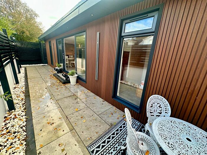 2 Bedroom Bungalow To Rent In Magna Road, Bournemouth, BH11