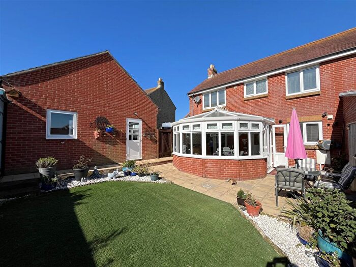 3 Bedroom Semi-Detached House For Sale In Sandholes Close, Portland, DT5