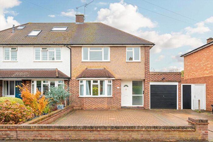 3 Bedroom Detached House To Rent In York Gardens, Walton-On-Thames, KT12