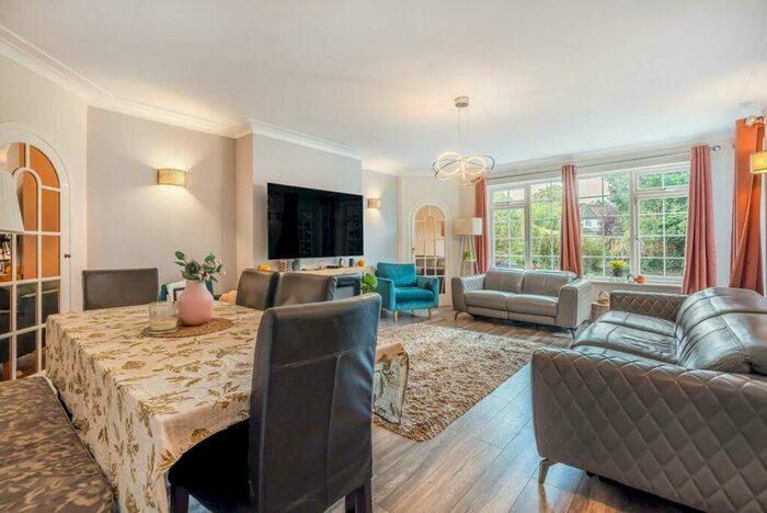 4 Bedroom Semi-Detached House To Rent In Langley Park Road, Sutton, SM2