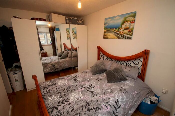 3 Bedroom End Of Terrace House For Sale In Page Close, Bean, Dartford, DA2