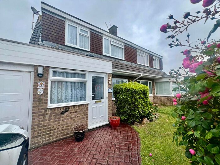 3 Bedroom Semi-Detached House To Rent In Bursledon Close, Felpham, PO22