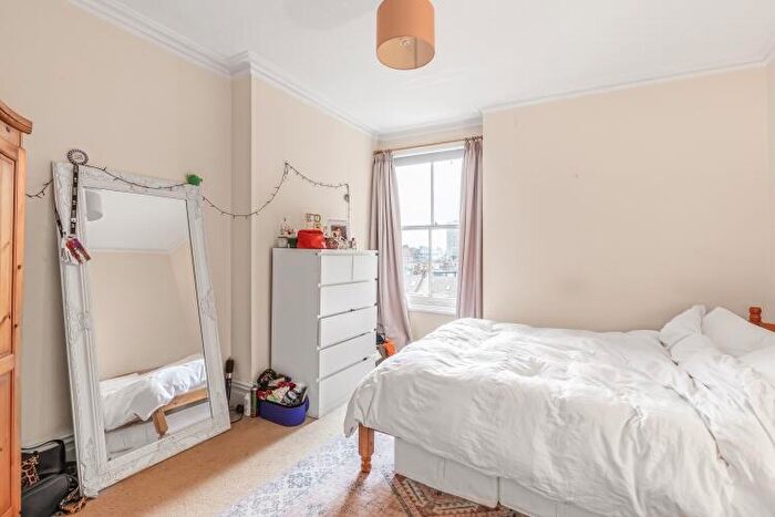 2 Bedroom Flat To Rent In Cambridge Road Battersea, SW11