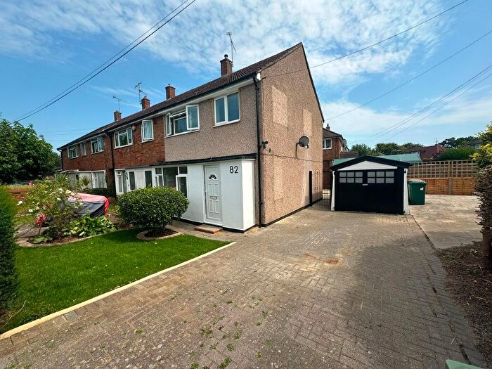 3 Bedroom Semi-Detached House To Rent In Oaks Road, Stanwell, Staines, TW19