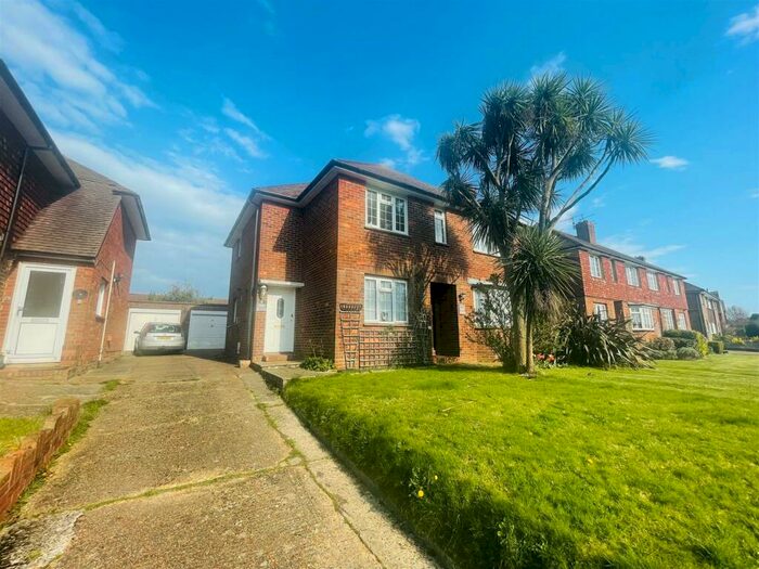 2 Bedroom Flat To Rent In Ilex Court, Goring Street, Goring-By-Sea, Worthing, BN12