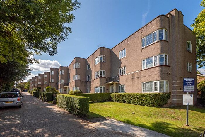 2 Bedroom Flat For Sale In Sutton Common Road, Sutton, SM1