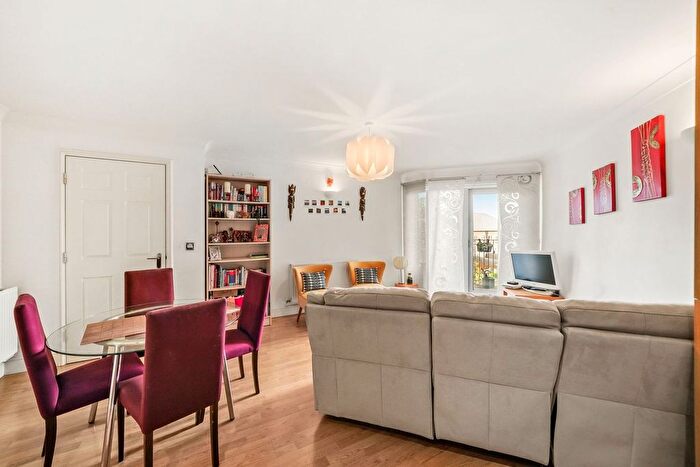 1 Bedroom Flat For Sale In Cerise Court, Drinkwater Road, Harrow, HA2