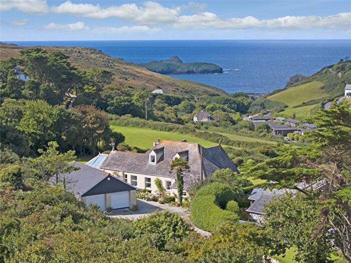 4 Bedroom Detached House For Sale In Mullion, Helston, Cornwall, TR12