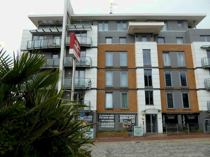 2 Bedroom Flat To Rent In Whytecliffe Road South, Purley, CR8