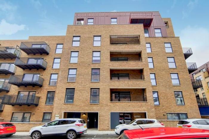 1 Bedroom Flat To Rent In Wotton Court, Rolfe Terrace, Woolwich, SE18
