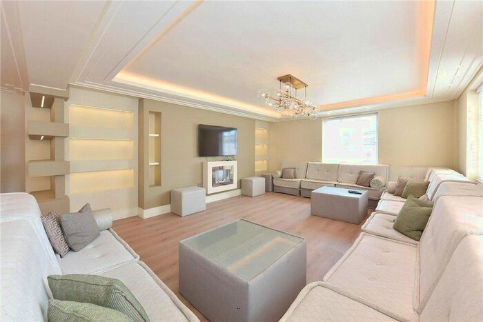 5 Bedroom Flat To Rent In George Street, London, W1H