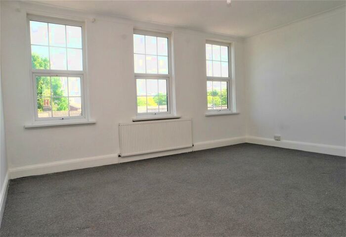 1 Bedroom Flat To Rent In Station Road, Sidcup, Kent, DA15