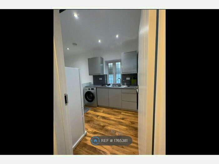 Studio To Rent In Harrow, Harrow, HA2