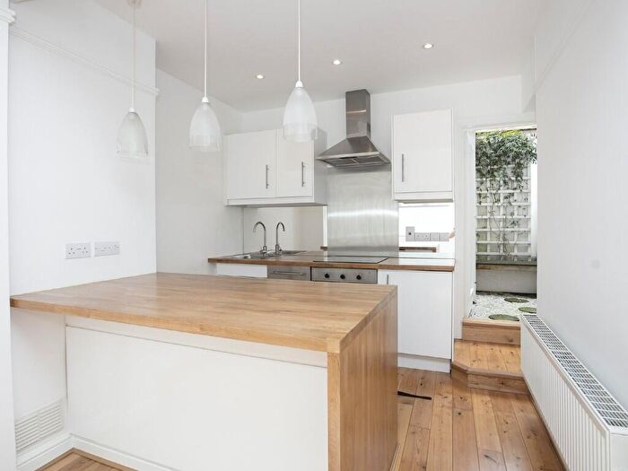 2 Bedroom Terraced House To Rent In New Church Road, SE5