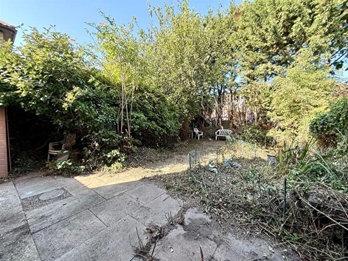 3 Bedroom Link Detached House For Sale In Wentworth Drive, Pinewood, IP8