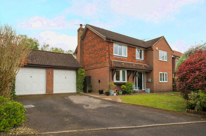 4 Bedroom Detached House For Sale In Fairway Close, Liphook, Hampshire, GU30