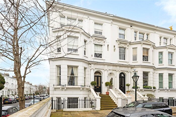 3 Bedroom Flat To Rent In Inverness Gardens, Kensington, W8