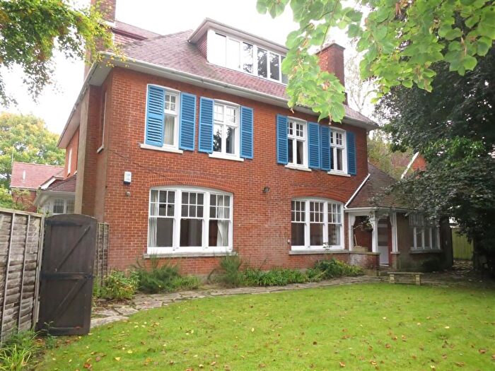 3 Bedroom Flat To Rent In The Cedars, Talbot Avenue, Bournemouth, BH3