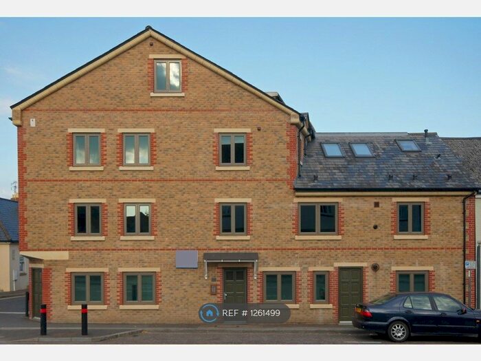 1 Bedroom Flat To Rent In Kingston Road, Taunton TA2