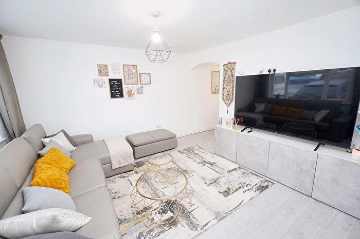 3 Bedroom Semi-Detached House For Sale In East Side, HP13