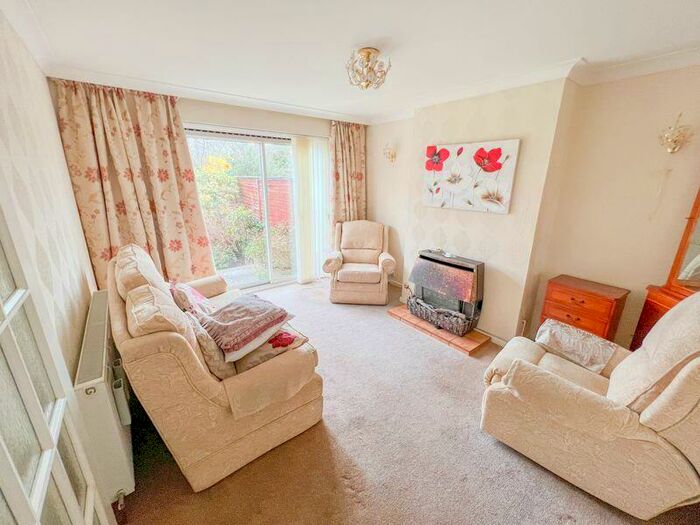 3 Bedroom Semi-Detached House For Sale In Mayland Drive, Streetly, Sutton Coldfield, B74