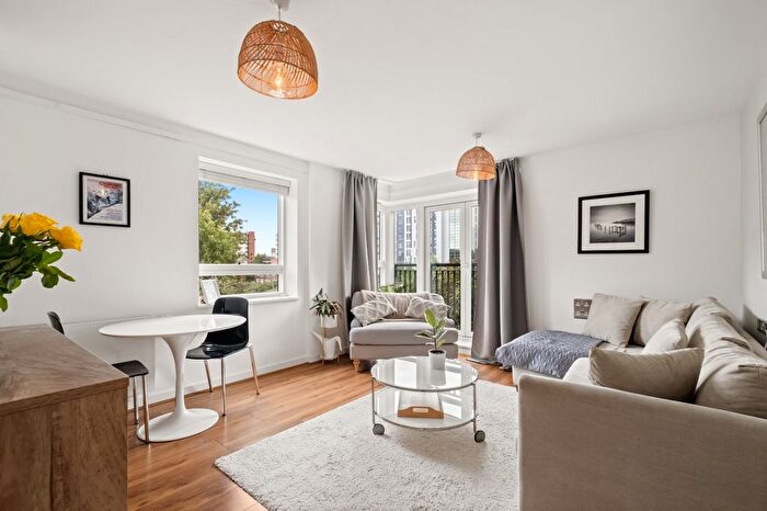 1 Bedroom Flat To Rent In Xchange Point, Market Road, N7