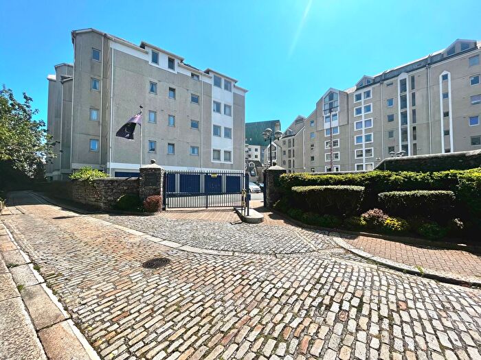 3 Bedroom Flat To Rent In Lower Street, Plymouth, PL4