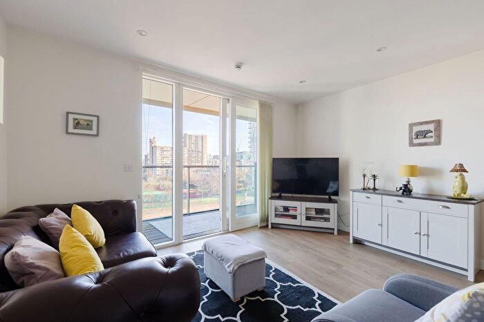 2 Bedroom Flat To Rent In Cordelia Street, London, E14