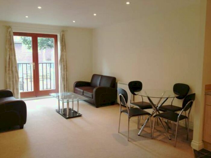 2 Bedroom Flat To Rent In Vivian Avenue, Nottingham NG5