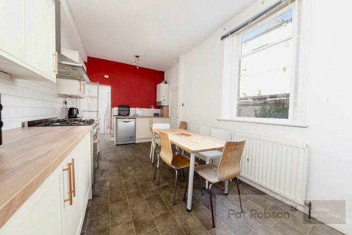 6 Bedroom House To Rent In Sunbury Avenue, West Jesmond, Newcastle Upon Tyne, NE2