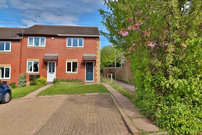 2 Bedroom End Of Terrace House To Rent In Badger Gardens, WR5