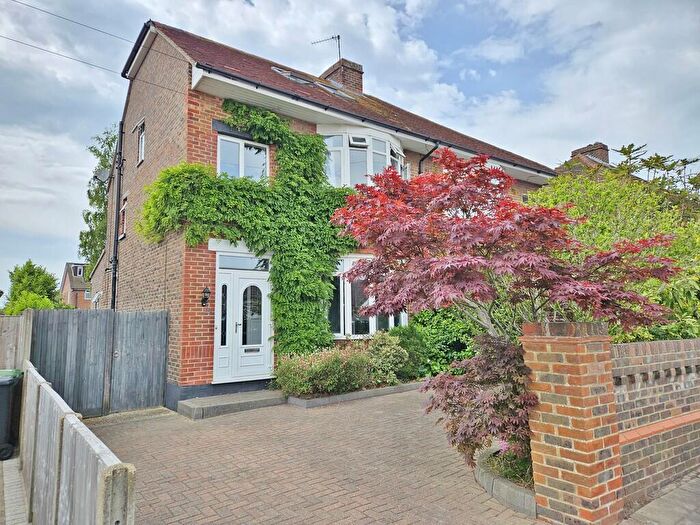 5 Bedroom Semi Detached House For Sale In Laburnum Avenue, Drayton, PO6