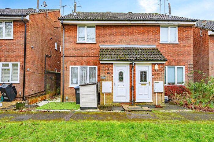 1 Bedroom Cluster House For Sale In Far End, Hatfield, AL10