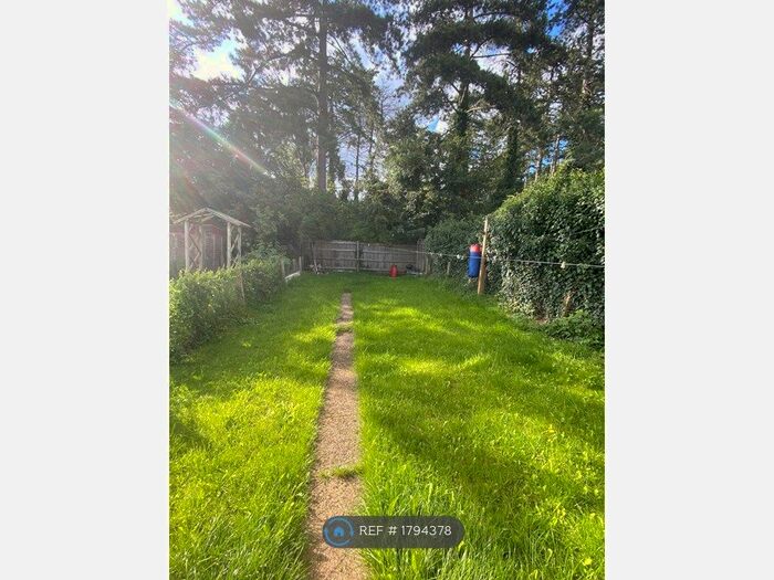 3 Bedroom Detached House To Rent In Monmouth Drive, Leicester, LE2