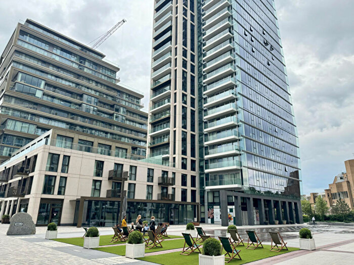 2 Bedroom Flat To Rent In Merino Gardens, London, London, E1W