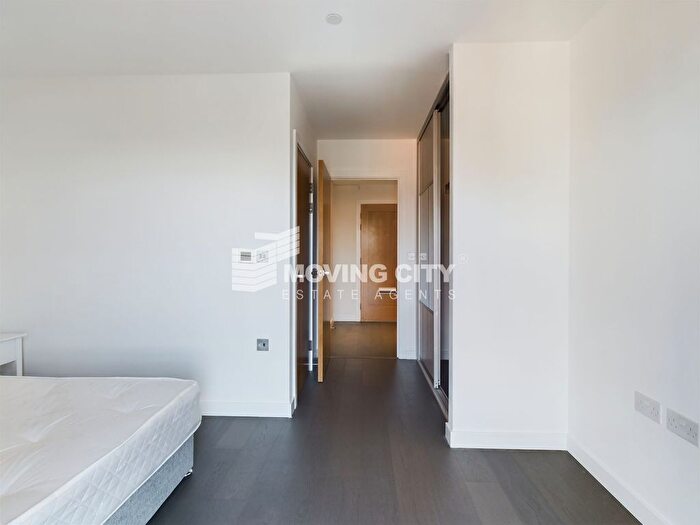 2 Bedroom Flat For Sale In Thonrey Close, Peacon House, NW9