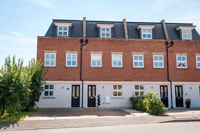 4 Bedroom Terraced House For Sale In Osborne Road, Andover, SP10