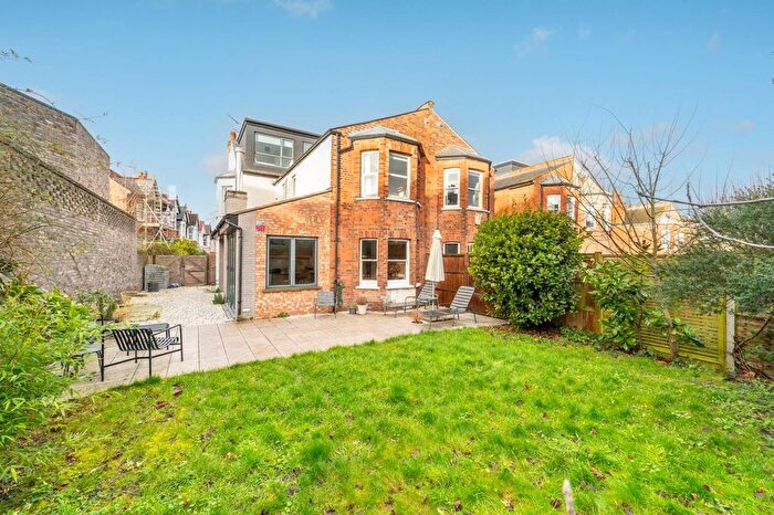 5 Bedroom Property To Rent In Kings Road, Willesden, London, NW10