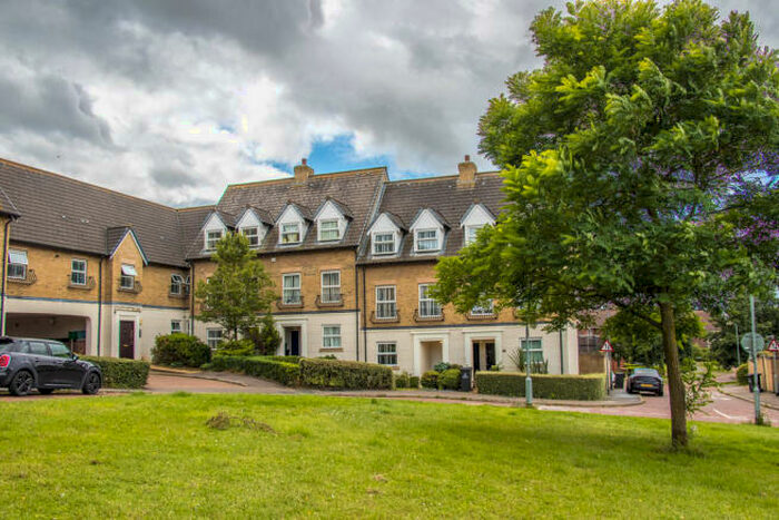 3 Bedroom Town House To Rent In Sandmartin Crescent, Colchester, Essex, CO3